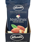 Eine einzelne Packung Lemke Creamy White Marzipan. Die Verpackung ist Ÿberwiegend schwarz mit dem Lemke-Logo, dem Schriftzug "Feines Berliner Marzipan seit 1902" und einem Bild von Mandeln.
